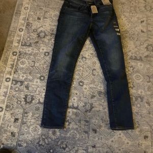 Women’s Levi’s 311